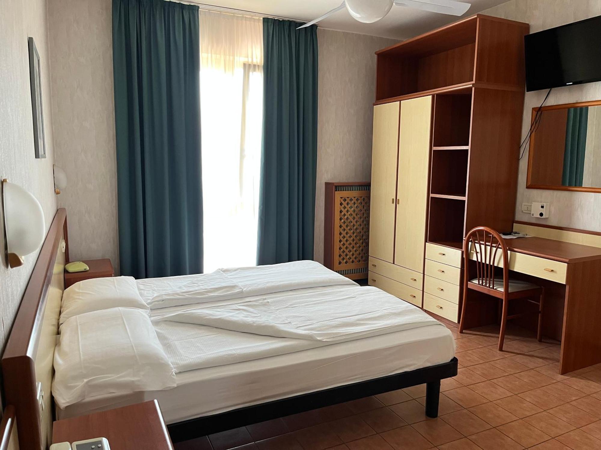 Hotel Florida Limone sul Garda Esterno foto