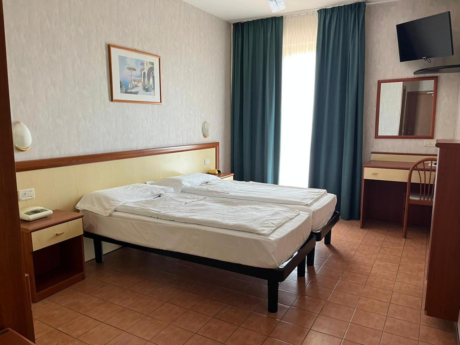 Hotel Florida Limone sul Garda Esterno foto