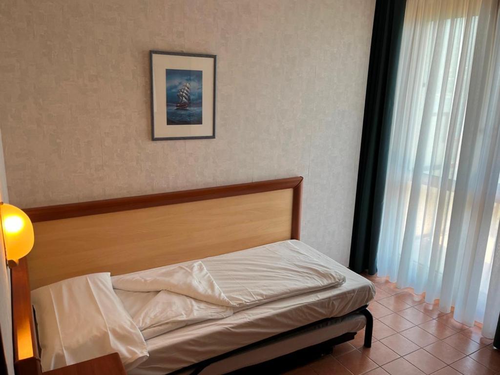 Hotel Florida Limone sul Garda Esterno foto