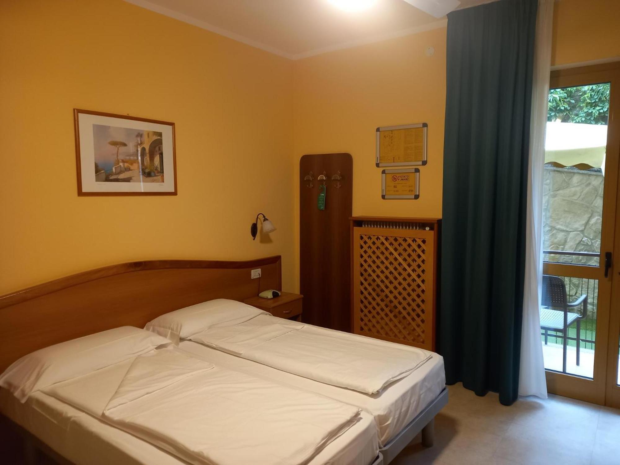 Hotel Florida Limone sul Garda Esterno foto
