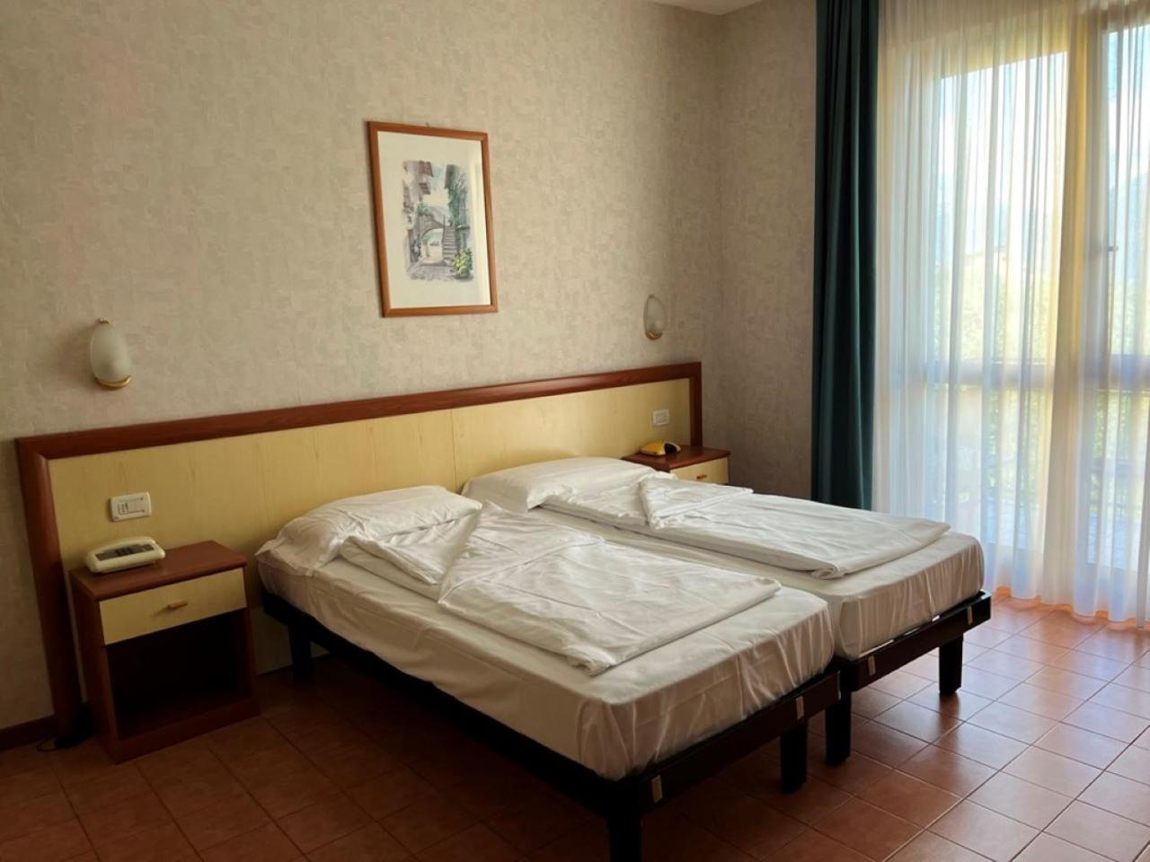 Hotel Florida Limone sul Garda Esterno foto