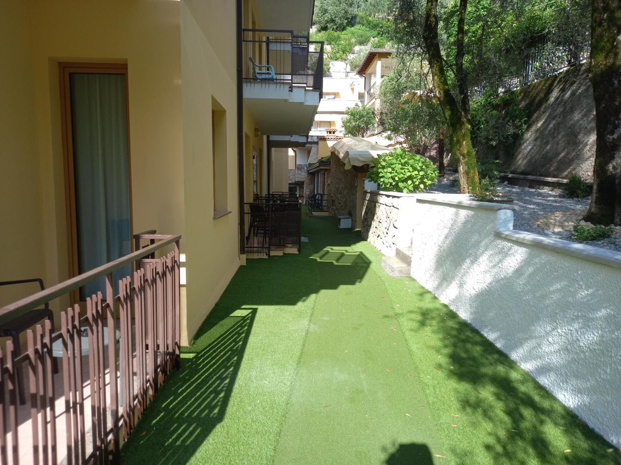Hotel Florida Limone sul Garda Esterno foto